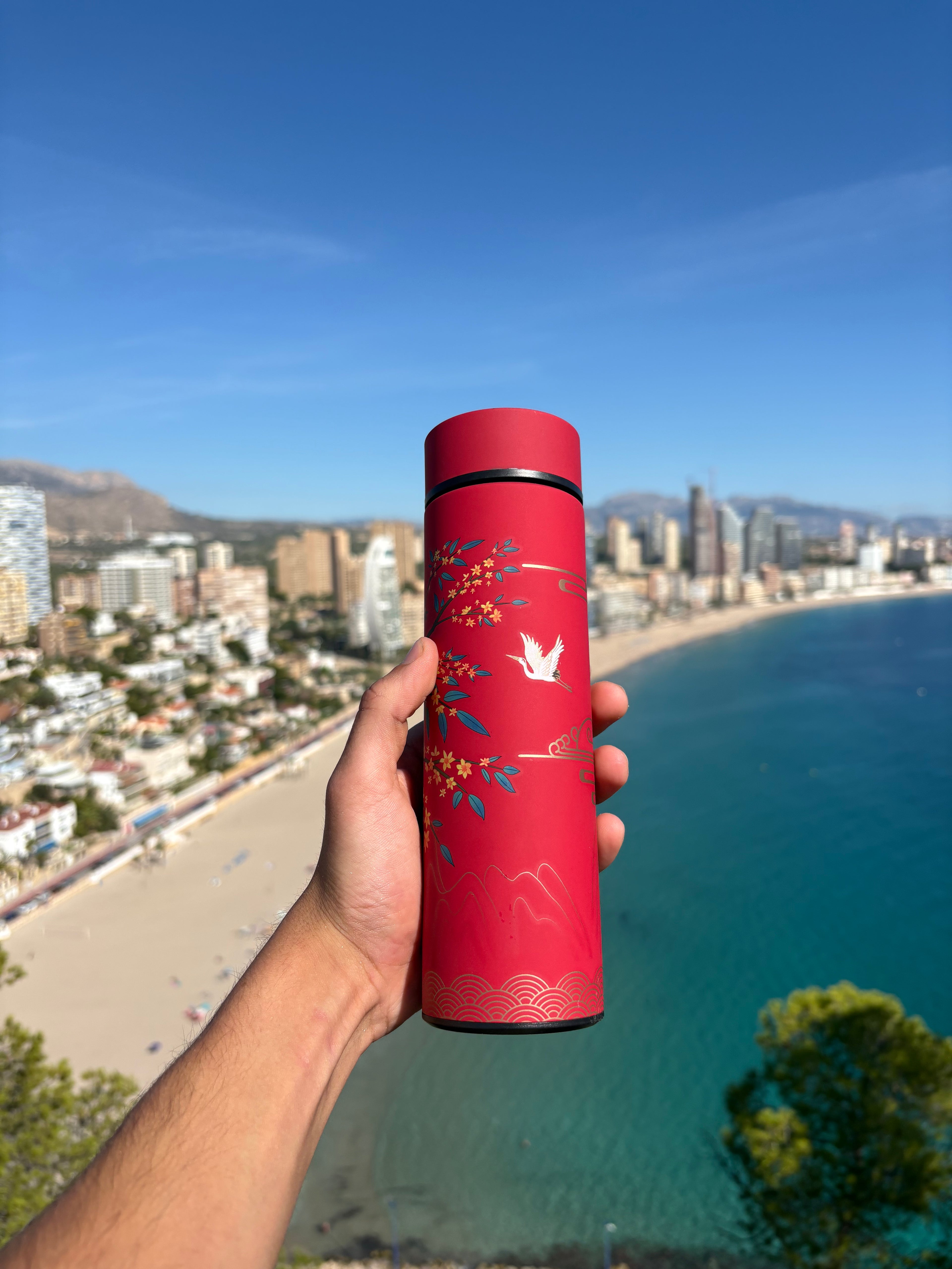 Termo oriental rojo